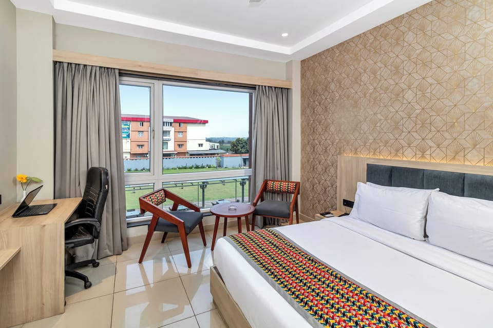 Super Deluxe Room | Desk, laptop workspace, soundproofing, iron/ironing board (on request)