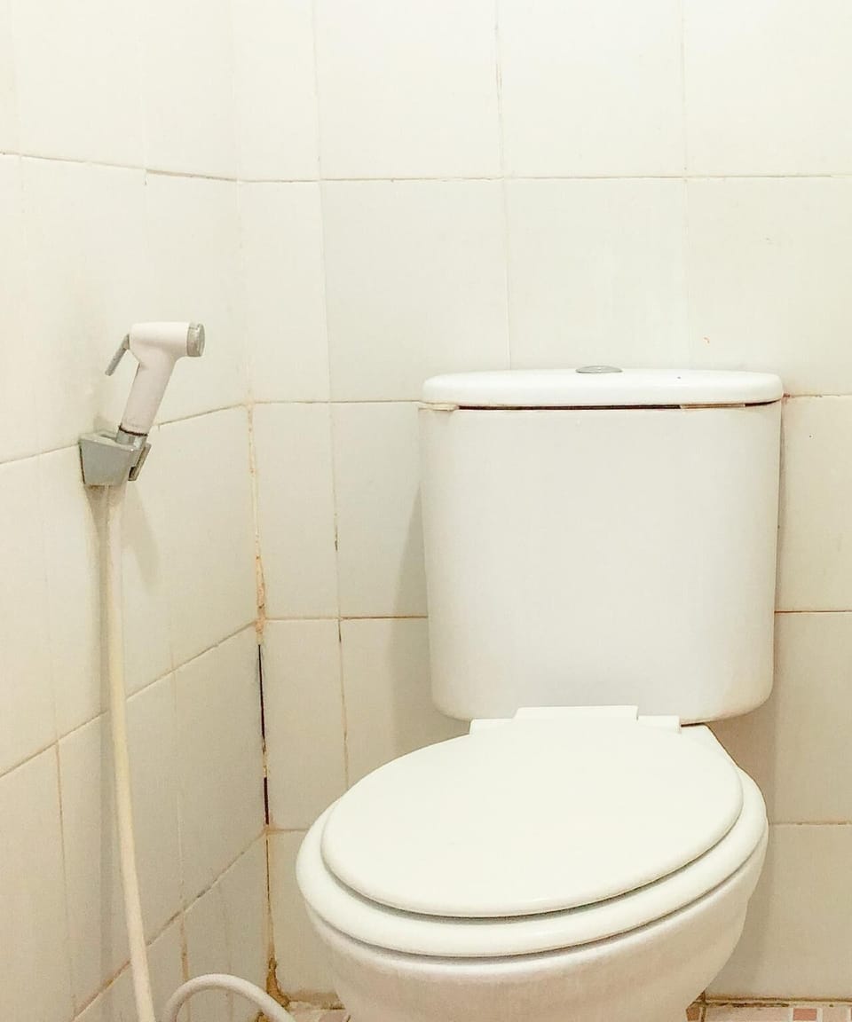 Standard Double Room | Bathroom | Shower, towels