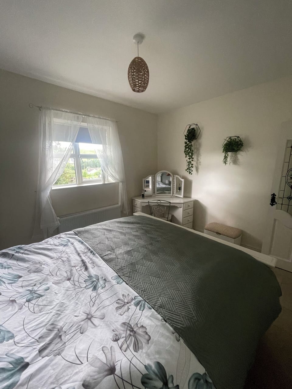 House | 2 bedrooms, iron/ironing board, bed sheets