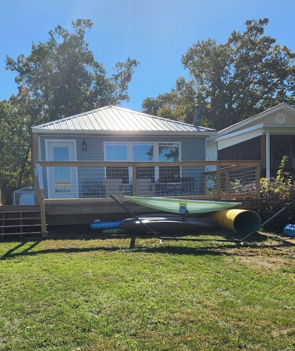 Front deck facing the water. Easy water access for paddle boards and kayaks.