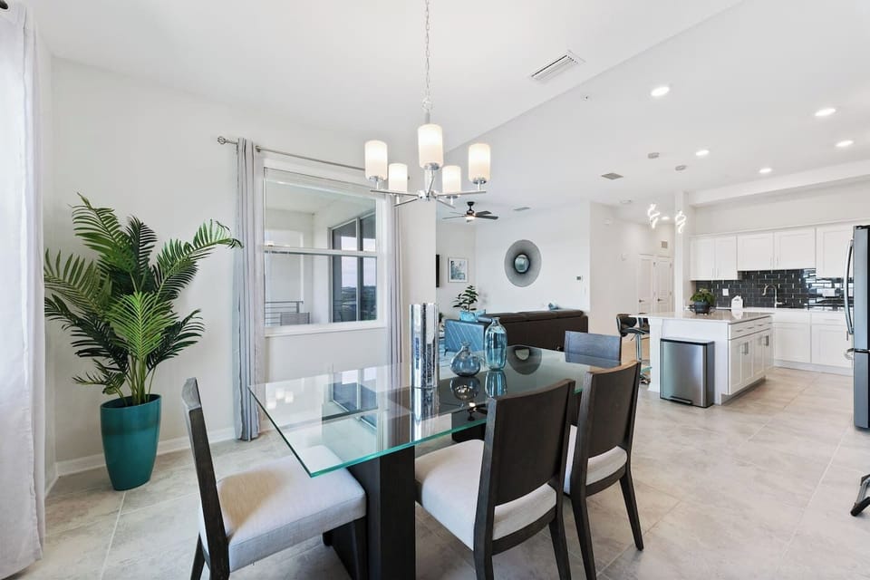 Dining Room#Disney #Parks #kingdom #springs #StoreyLake #resort #Apartment #Vacation #Rental #waterpark #Kissimmee #Orlando #universal #citywalk
