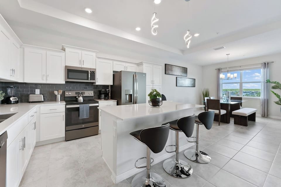 Kitchen Bar #Disney #Parks #kingdom #springs #StoreyLake #resort #Apartment #Vacation #Rental #waterpark #Kissimmee #Orlando #universal #citywalk