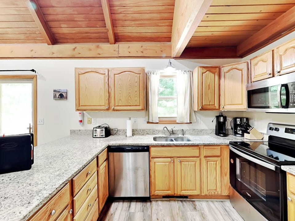 House (4 Bedrooms) | Property amenity
