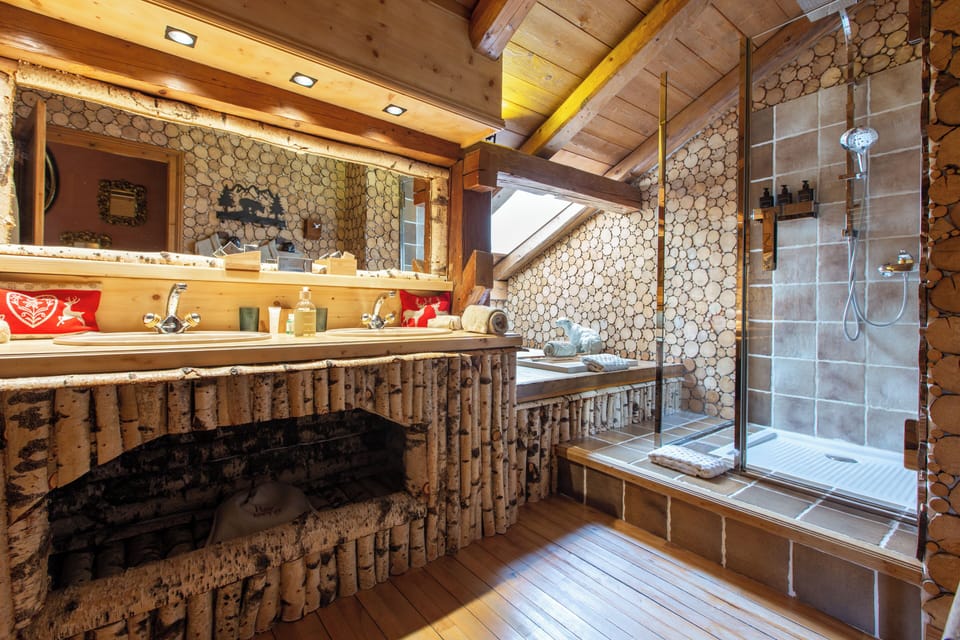 Suite, Bathtub, Mountain View | Bathroom | Hair dryer, bathrobes, slippers, towels