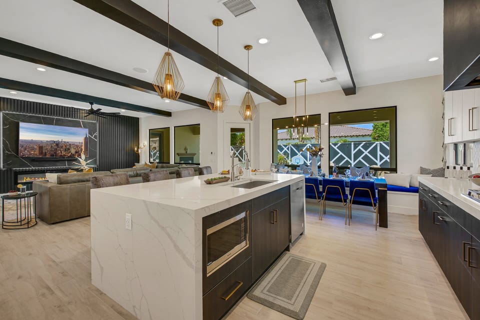 House, Multiple Beds, Pool Access, Pool View (Empire State 7br, Golf, Waterslide) | Private kitchen | Fridge, microwave, oven, stovetop