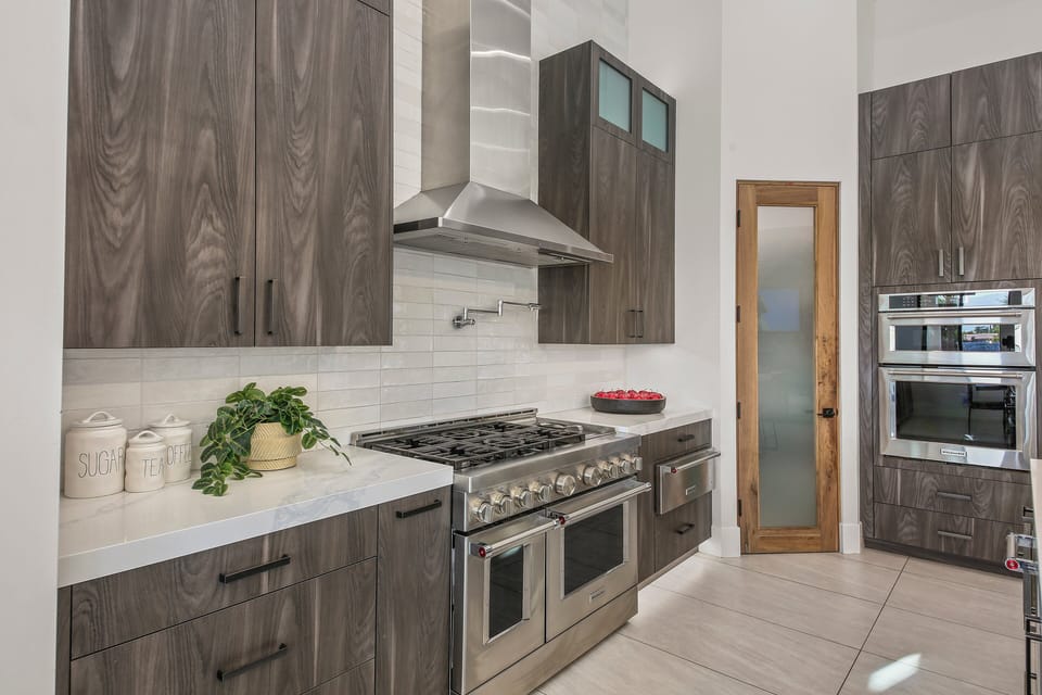 House, Multiple Beds, Pool Access, Pool View (Palm Villa- Luxury 7 Bed, Pickleball) | Private kitchen | Fridge, microwave, oven, stovetop