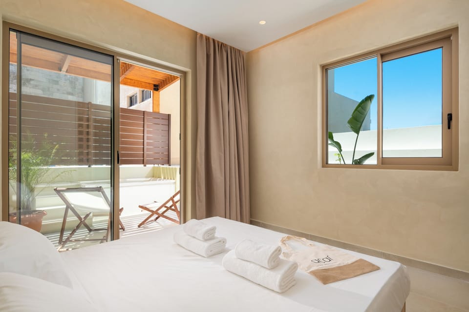 Luxury Suite, Garden View | Terrace/patio