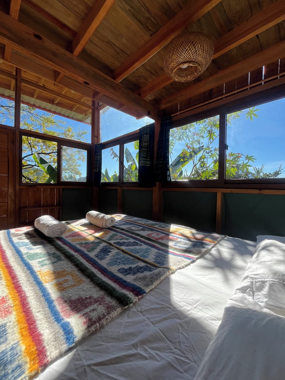 Panoramic Cabin | Premium bedding, desk, WiFi (free), individually decorated