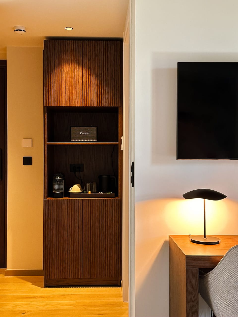 Exclusive Double Room, Mountain View | Desk, soundproofing, free WiFi