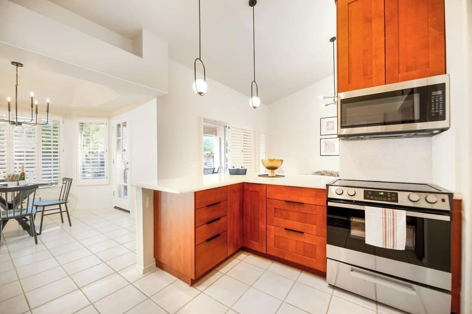 Open KItchen with full size appliances