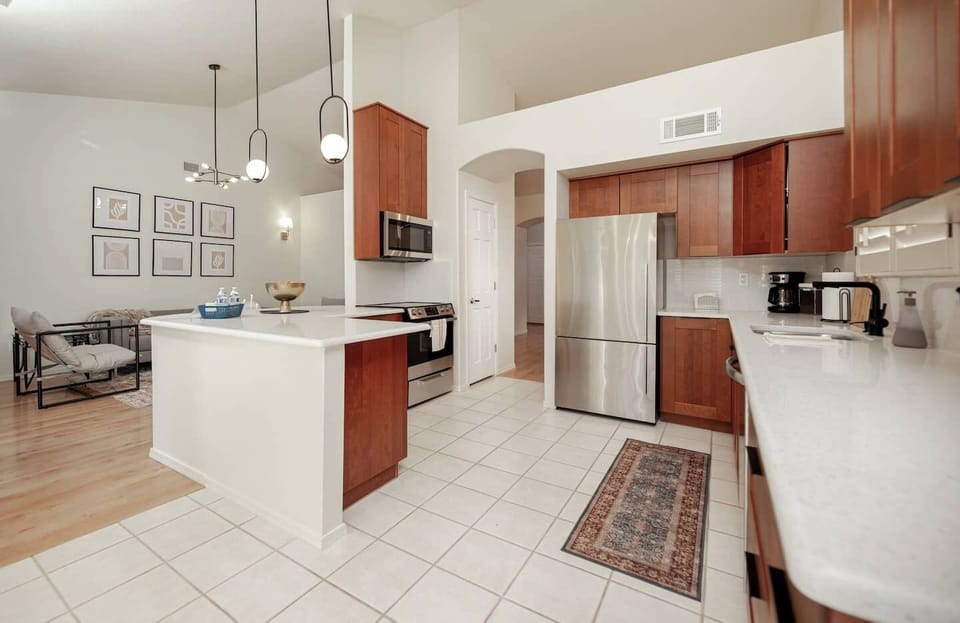 Open kitchen concept, fully equipped. 