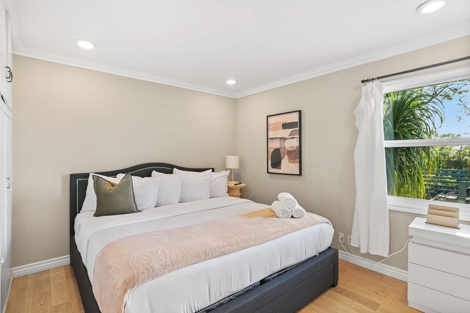 Luxury House, 3 Bedrooms | 3 bedrooms, iron/ironing board, free WiFi