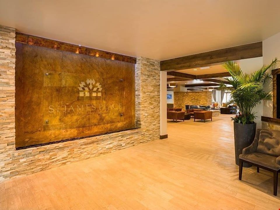 This resort, in the pedestrian village, offers the ultimate location for any luxury Colorado vacation in Beaver Creek Resort.