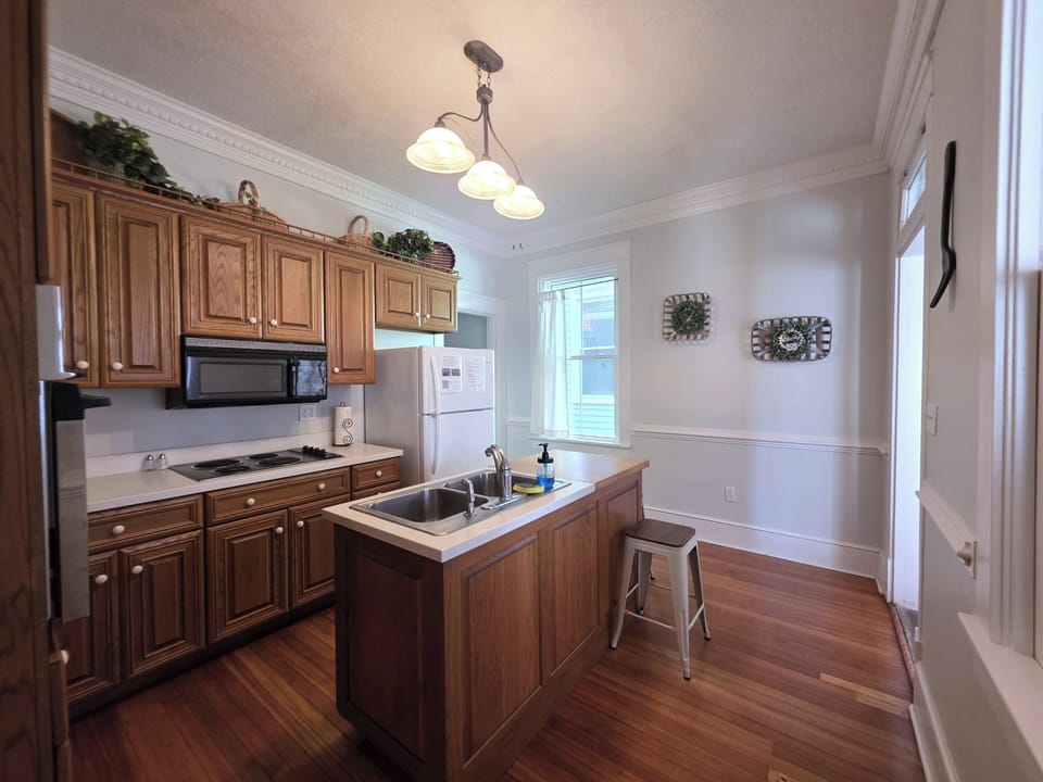 Fully Stocked Kitchen