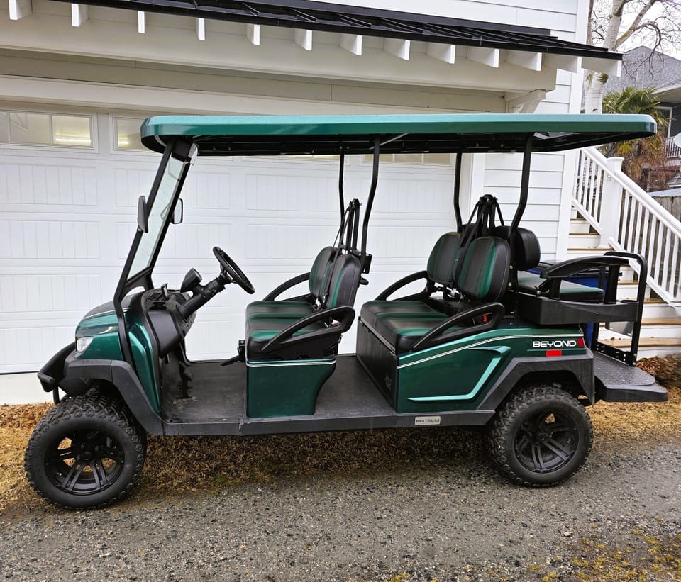 6 Seater beach cruiser golf cart available for rent