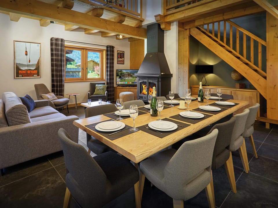 Dining /Lounge