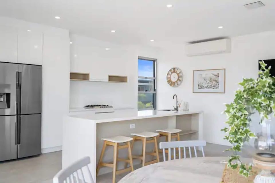 Townhome, 4 Bedrooms, Ocean View | In-room dining
