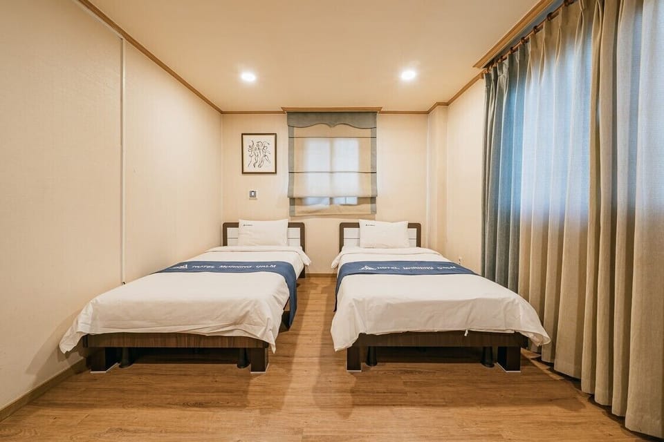 Twin Room | Free WiFi