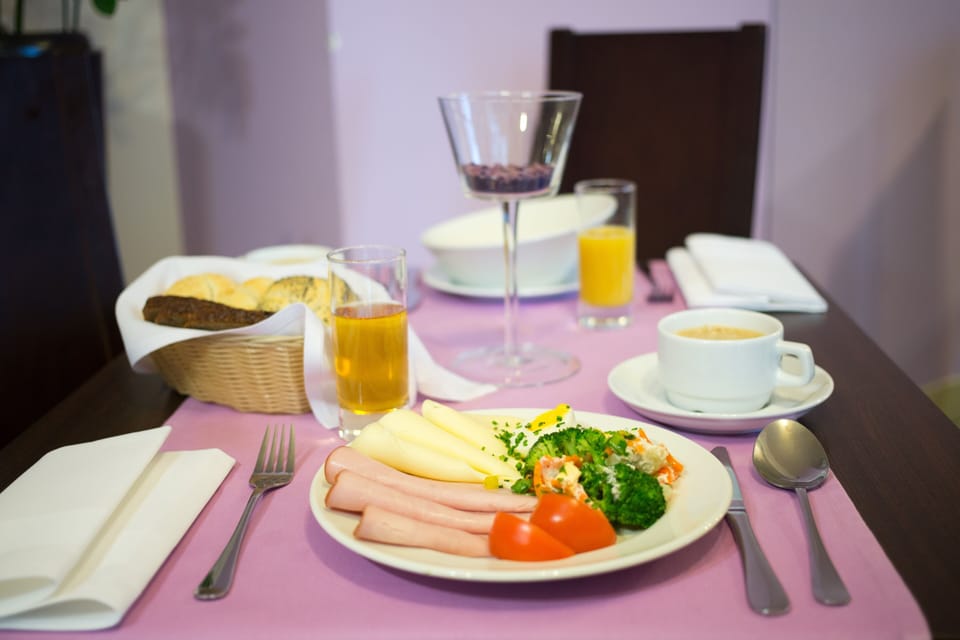 Daily buffet breakfast for a fee