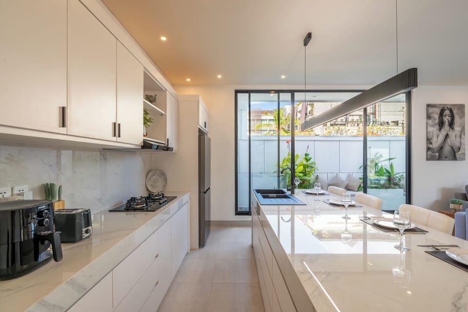 Villa, 2 Bedrooms | Private kitchen | Toaster, dining tables