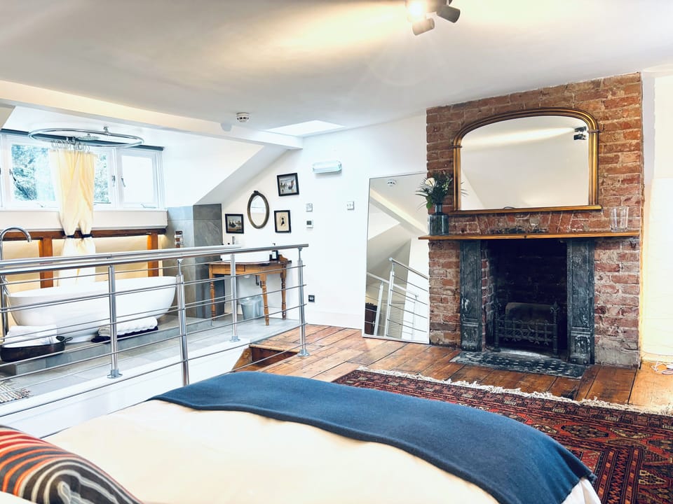 Deluxe Double Room, Garden View | Iron/ironing board, free WiFi