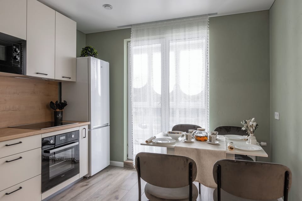 Apartment | Private kitchen | Fridge, microwave, oven, stovetop