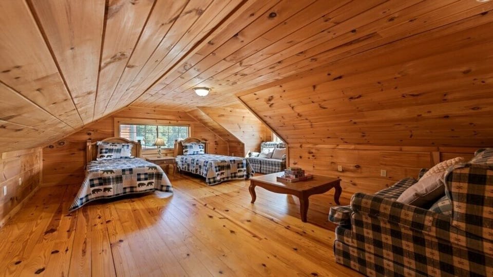 Twin Bedroom Loft Area