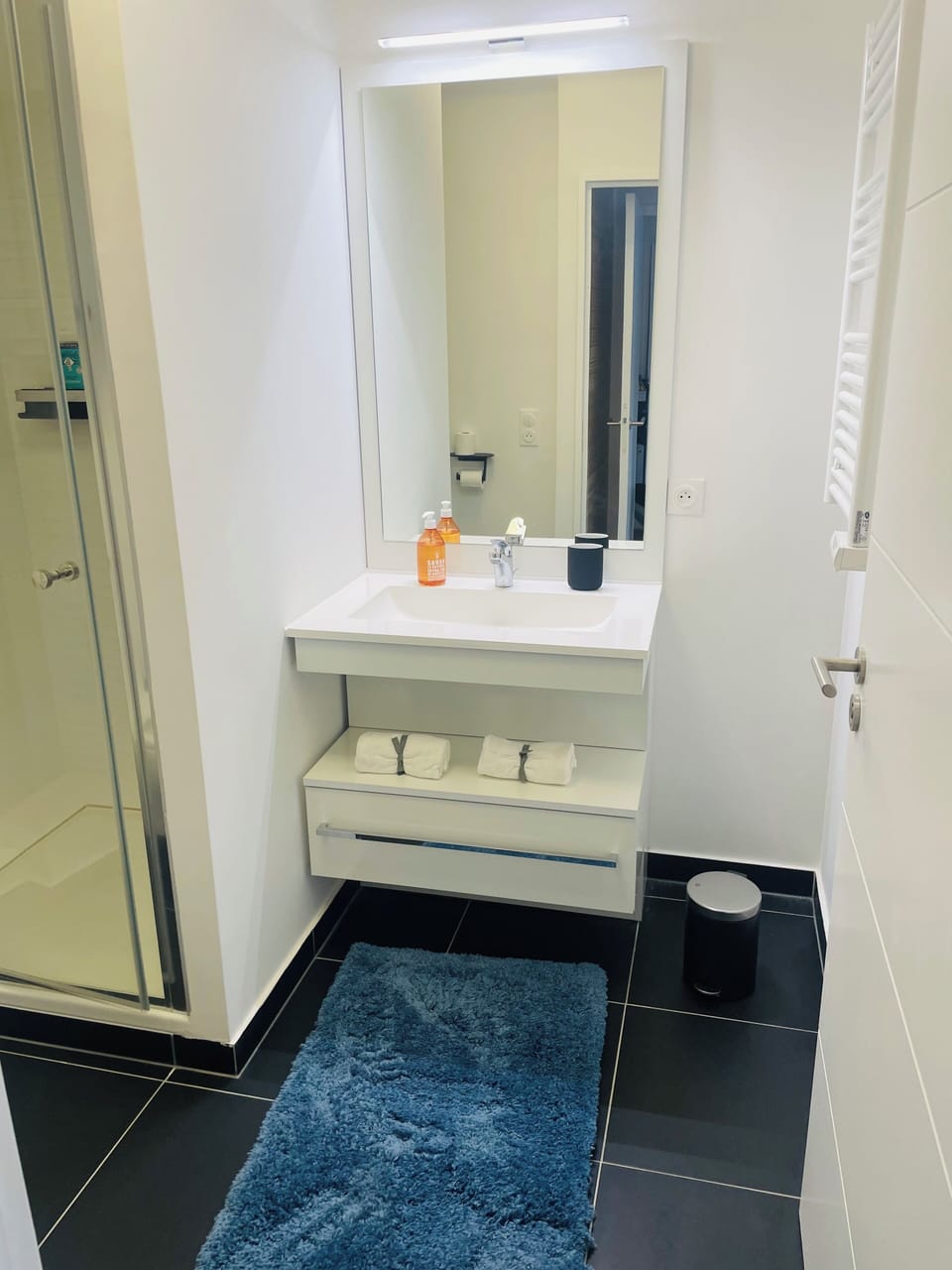 Ensuite bathroom for bedroom 1