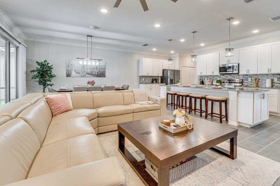 House (4 Bedrooms) | Interior