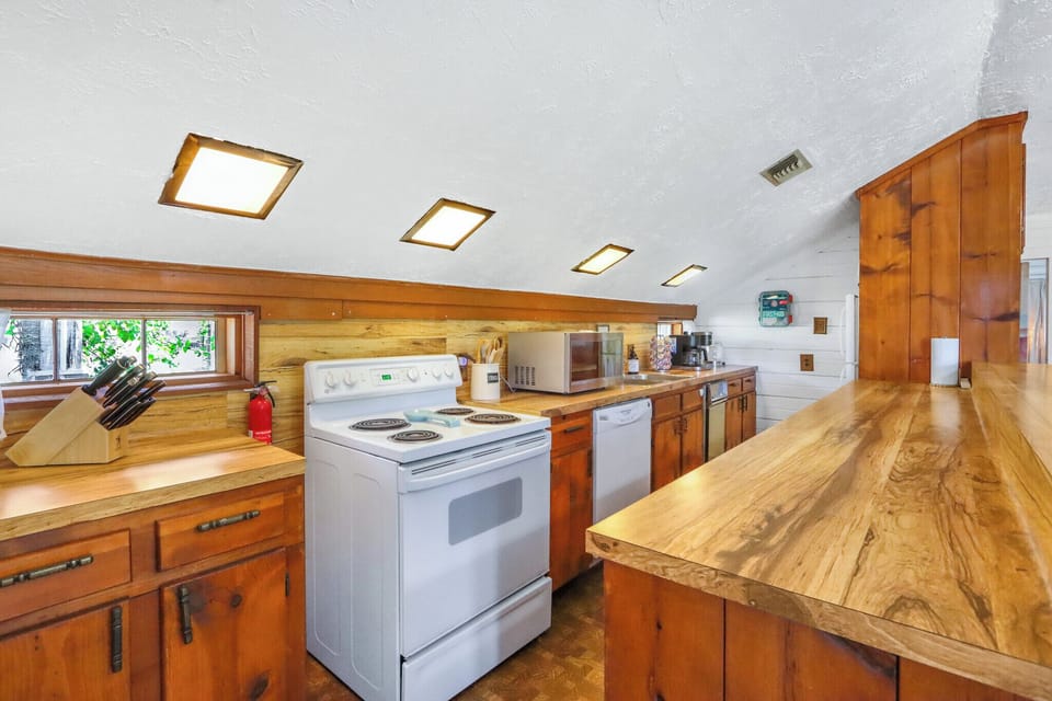 The cabin has all the appliances needed for a homecooked meal