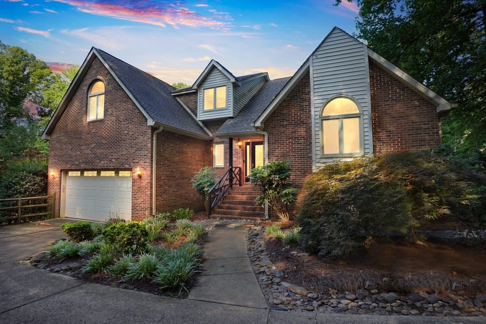 House, 5 Bedrooms | Exterior