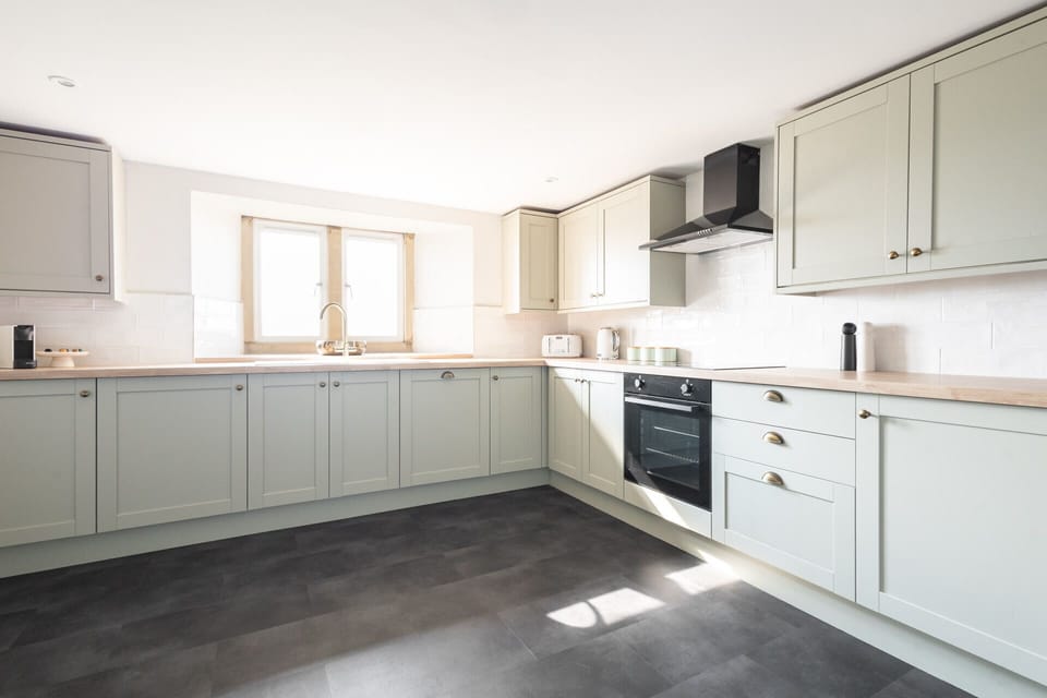 Caedmons View, Whitby - Host & Stay