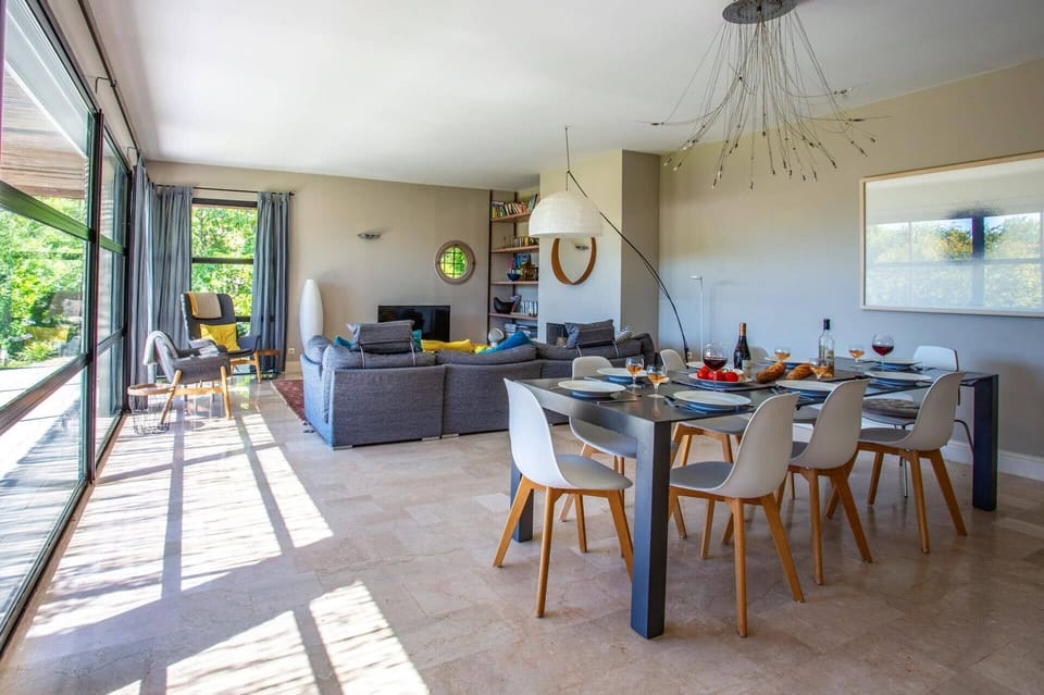 Villa Pezenas image