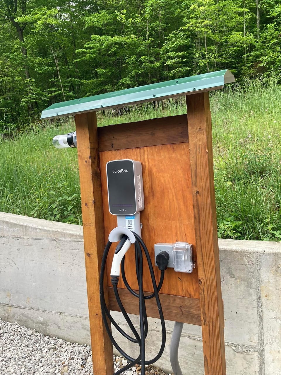 Level 2 EV Charger available on property for guests.