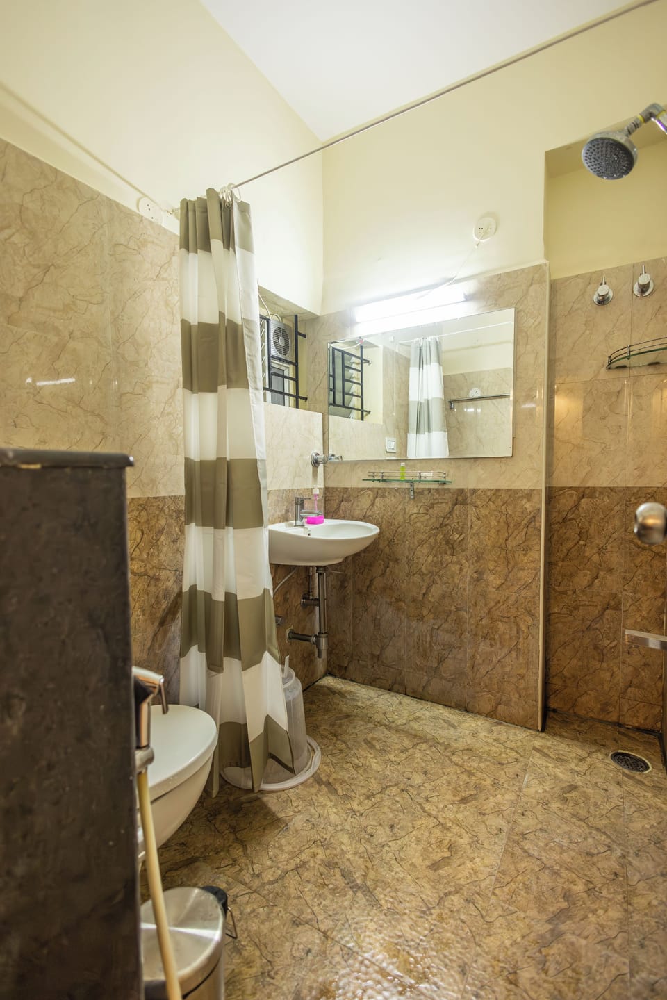 Shower, free toiletries, towels, soap