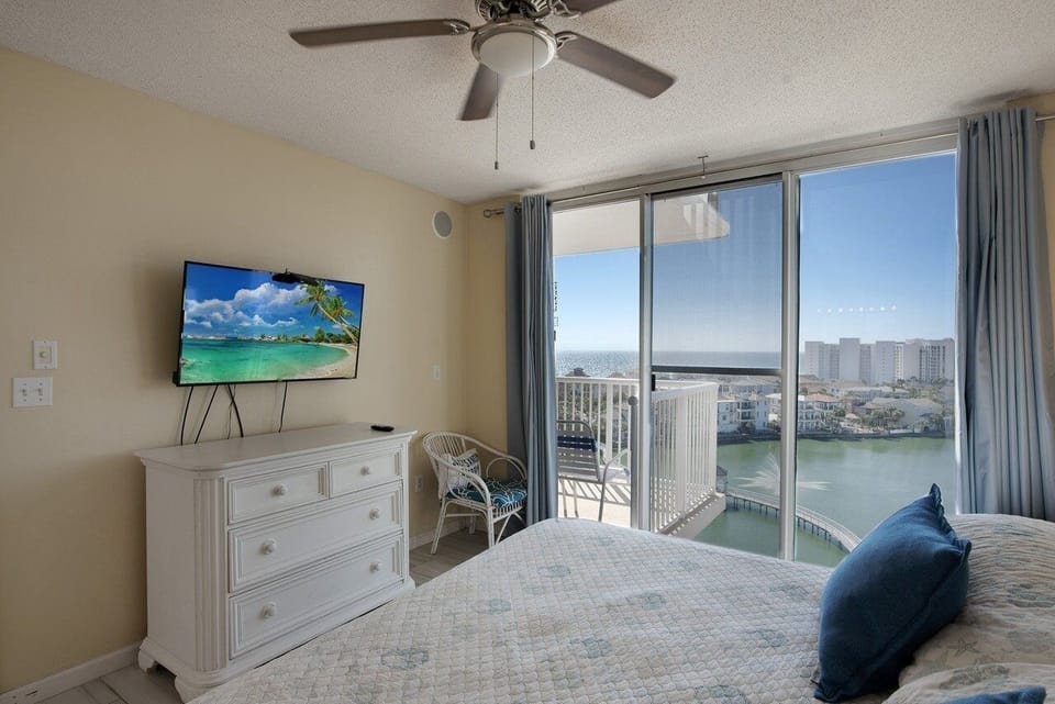 Screen, TV, Ceiling Fan, Furniture, Bed