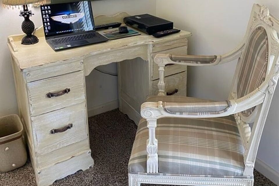 Bedroom 2 - dressing table also suitable for remote working
