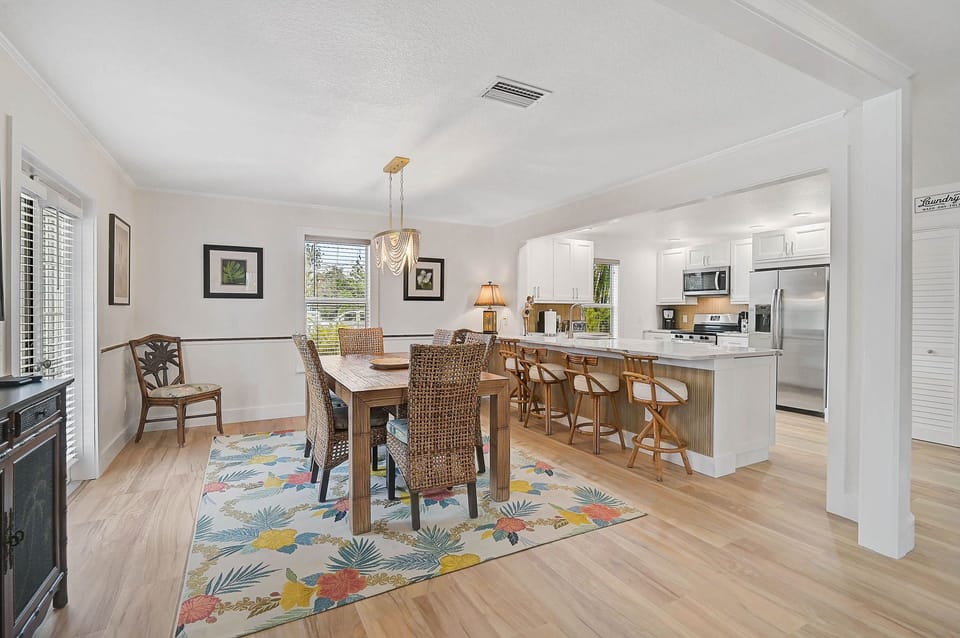 Dining kitchen
