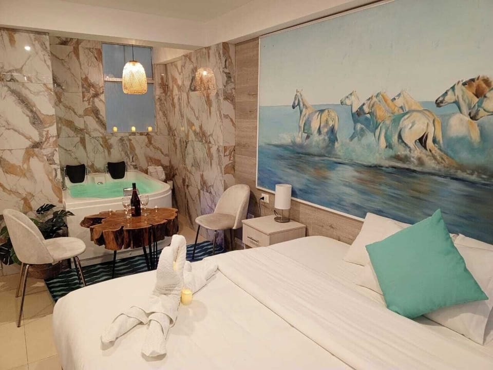 Superior Room | Down comforters, iron/ironing board, WiFi (free), bed sheets