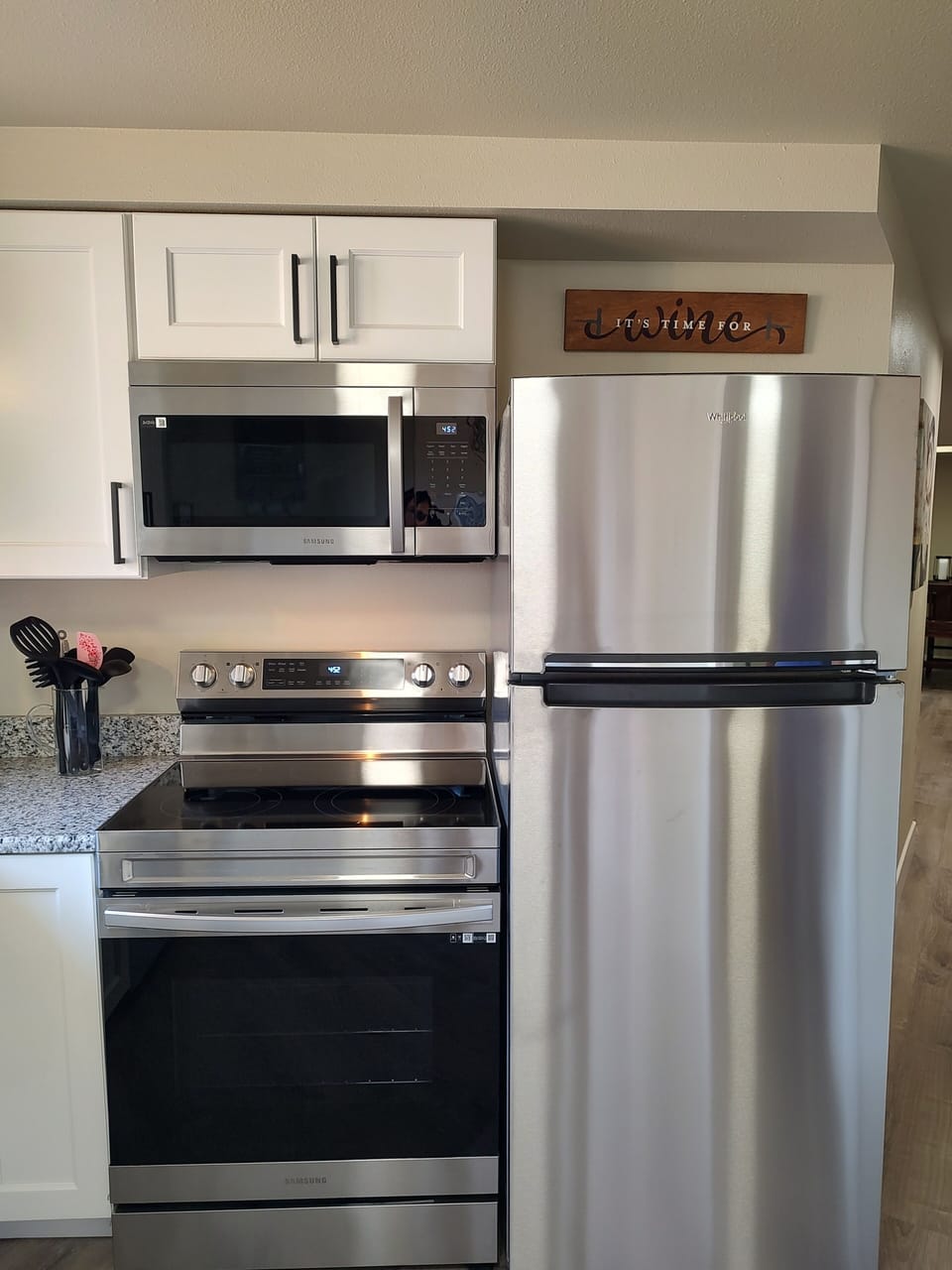 Full kitchen
