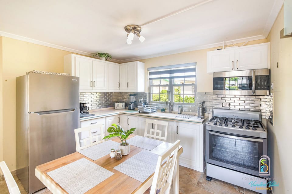 Comfort Apartment, 2 Bedrooms | Private kitchen | Electric kettle