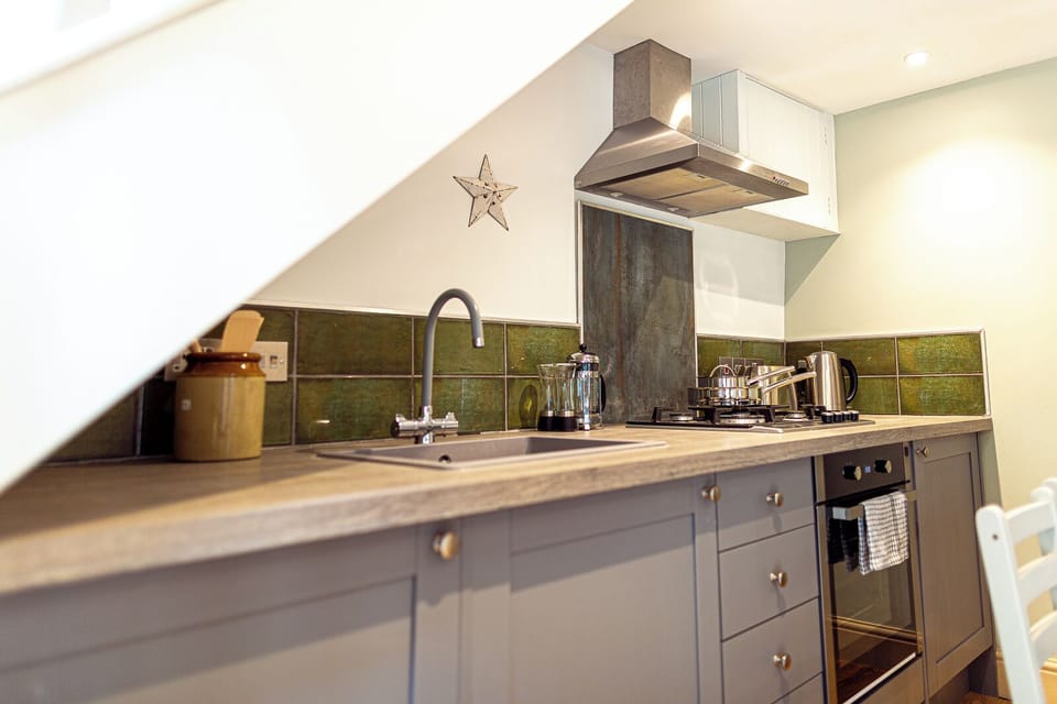 House | Private kitchen | Electric kettle, toaster