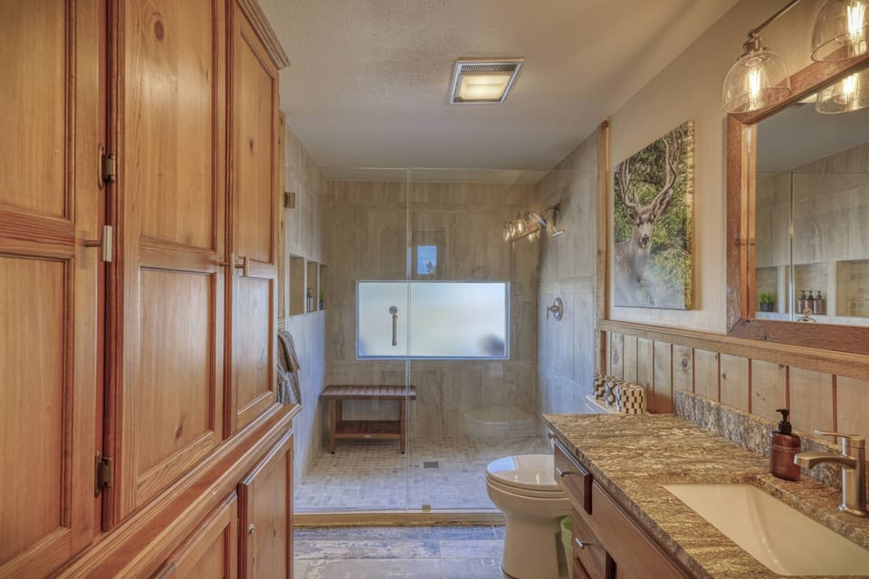Directly off the main living space, you have the shower ensuite located at the front of this King size primary bedroom.