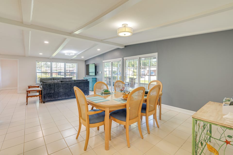 Dining Area | Dishware & Flatware