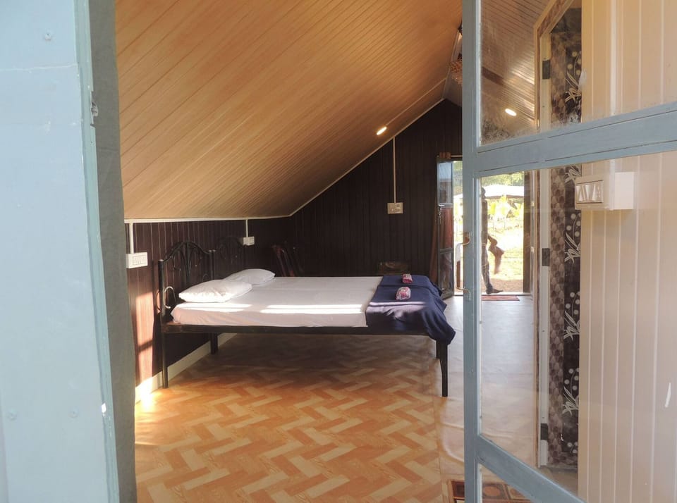 Room, 2 Bedrooms, Accessible, Smoking | 2 bedrooms