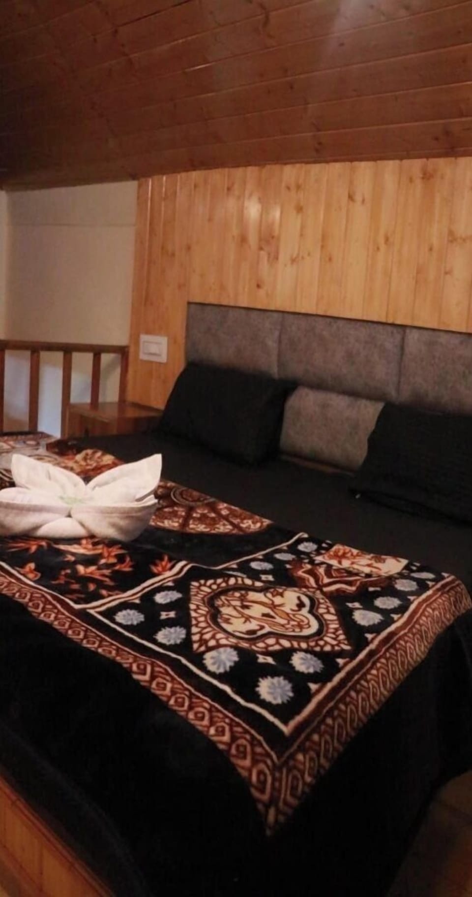 Duplex Room - Pop, Freedom Cafe | Free WiFi