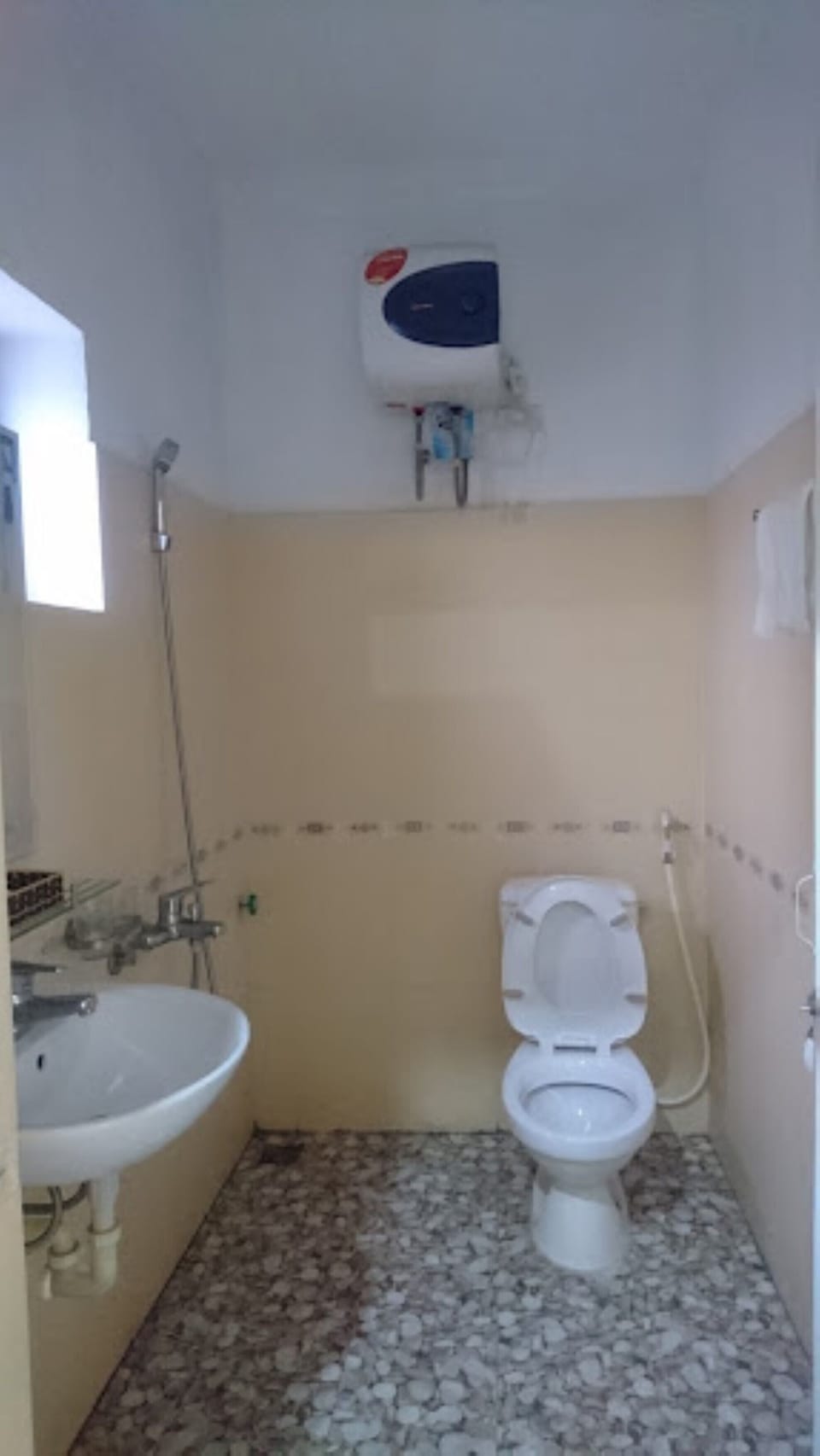 Double Room | Bathroom | Hair dryer, slippers, towels, soap