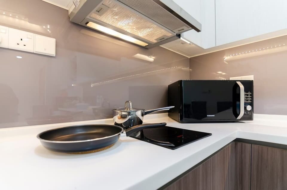 An equipped kitchen.