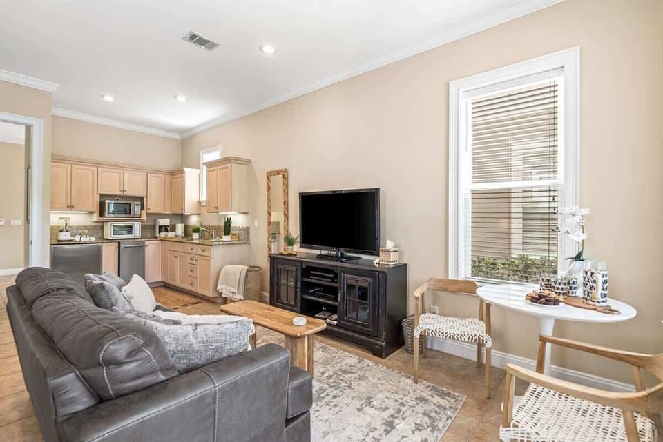 1st Floor Suite
