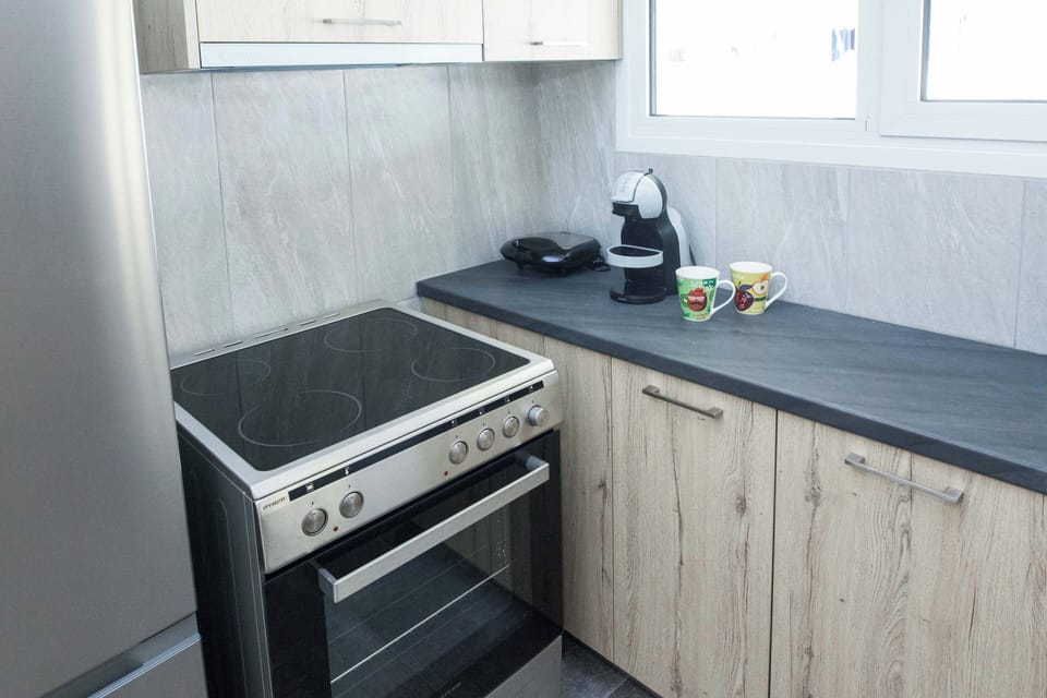 Modern 1 Bd Balcony Apt in Kato Patisia Apartment in Athens